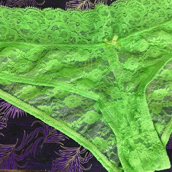 Xhileration Womens/Juniors PANTIES Hipsters SIZE M NWT Green Lace - Picture 2 of 7
